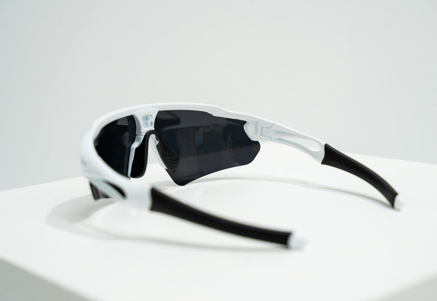 PACER White / Polarised Black